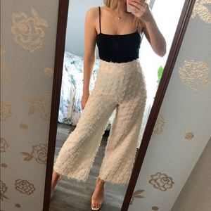 Zara Woman ivory gaucho pants 🍦
